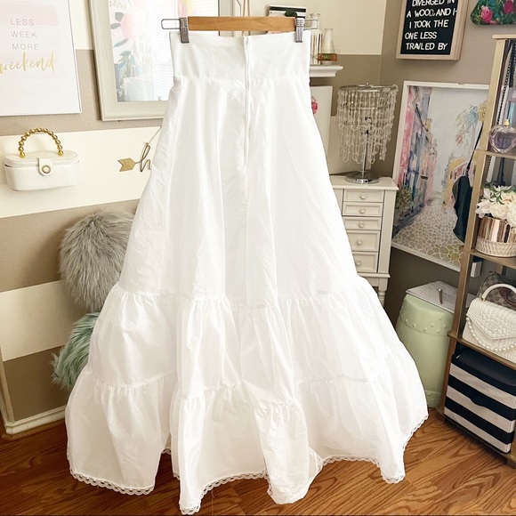 David's Bridal 2 tier dress slip size 6 - Picture 3 of 9